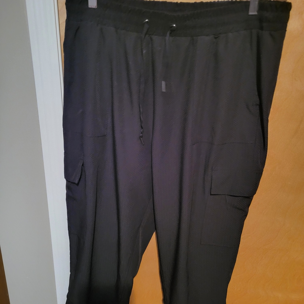 Women's Black Drawstring Capris
